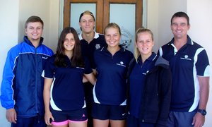 Staatmaker vrywilligers van Football Foundation